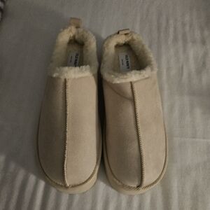 NWOT Cozy Shearling Slippers